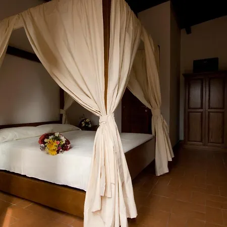 Azienda Agricola Sinisi Farm stay *